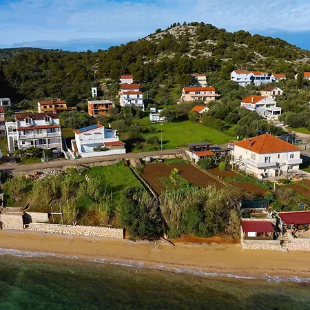 Seaview Noralu, 260m From Beach, Island Pasman Дом отдыха Ткон
